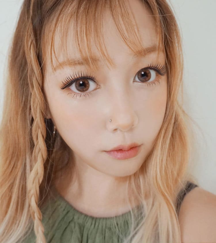 astigmatism colored contact lens, milkyway brown toric, watery dewy Korean SNS popular trend colored contacts, Queencontacts