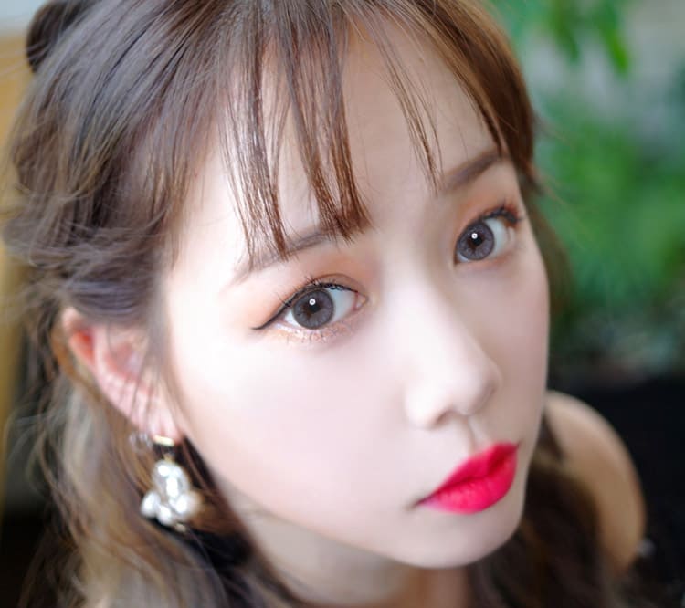 astigmatism colored contact lens, milkyway gray toric, watery dewy Korean SNS popular trend colored contacts, Queencontacts